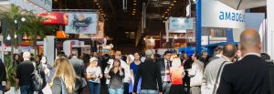 Visiteurs dans le salon IFTM